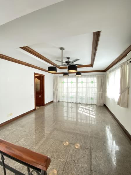Gentle Villas, Gentle Drive, 5 Bedrooms, 2,900 sqft, Semi-Detached House For Sale, by Sally Ong, 500231416 - Living Room - PropertyGuru.com.sg