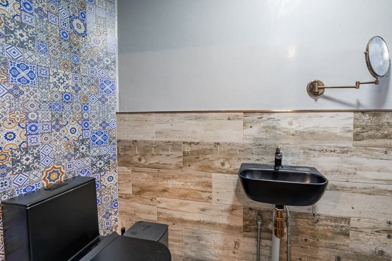 East Grove, 428B East Coast Road, 3 Bedrooms, 1,033 sqft, Condominium For Sale, by JOHN YEO, 500231418 - Bathroom - PropertyGuru.com.sg