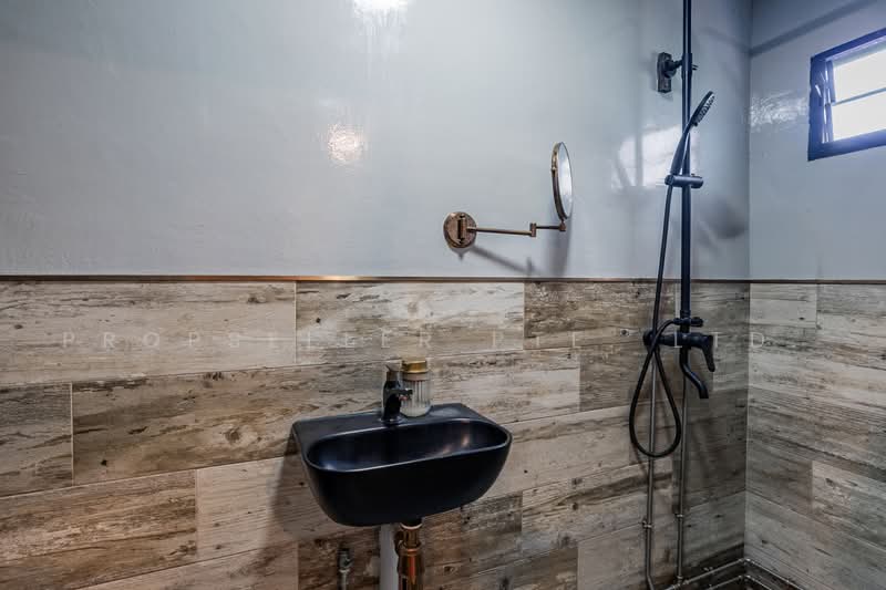 East Grove, 428B East Coast Road, 3 Bedrooms, 1,033 sqft, Condominium For Sale, by JOHN YEO, 500231418 - Bathroom - PropertyGuru.com.sg