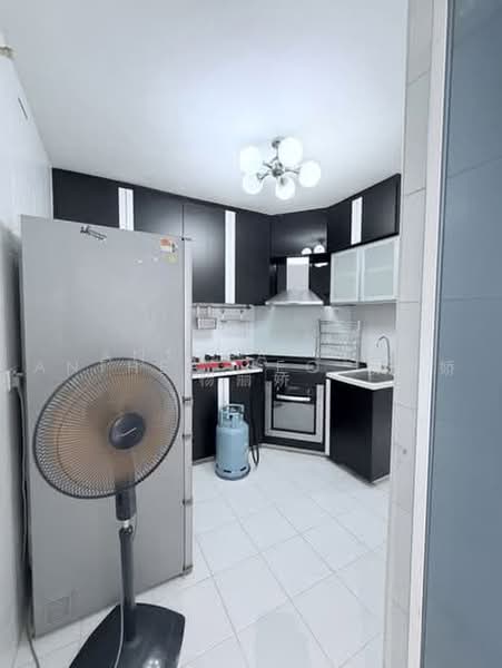 307C Ang Mo Kio Avenue 1, 307C Ang Mo Kio Avenue 1, 3 Bedrooms, 947 sqft, HDB Flat For Rent, by Anthea Yeo 杨丽娇, 500231420 - Kitchen - PropertyGuru.com.sg