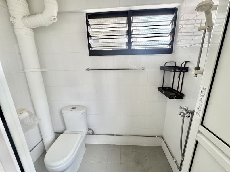 53 Teban Gardens Road, 53 Teban Gardens Road, 3 Bedrooms, 893 sqft, HDB Flat For Sale, by Mario Ong Jun Zhi, 500231426 - Bathroom - PropertyGuru.com.sg