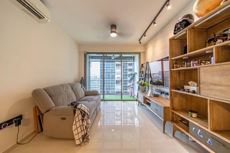 Sol Acres, 8 Choa Chu Kang Grove, 3 Bedrooms, 947 sqft, Executive Condominium For Sale, by Linden Toh, 500231434 - Living Room - PropertyGuru.com.sg