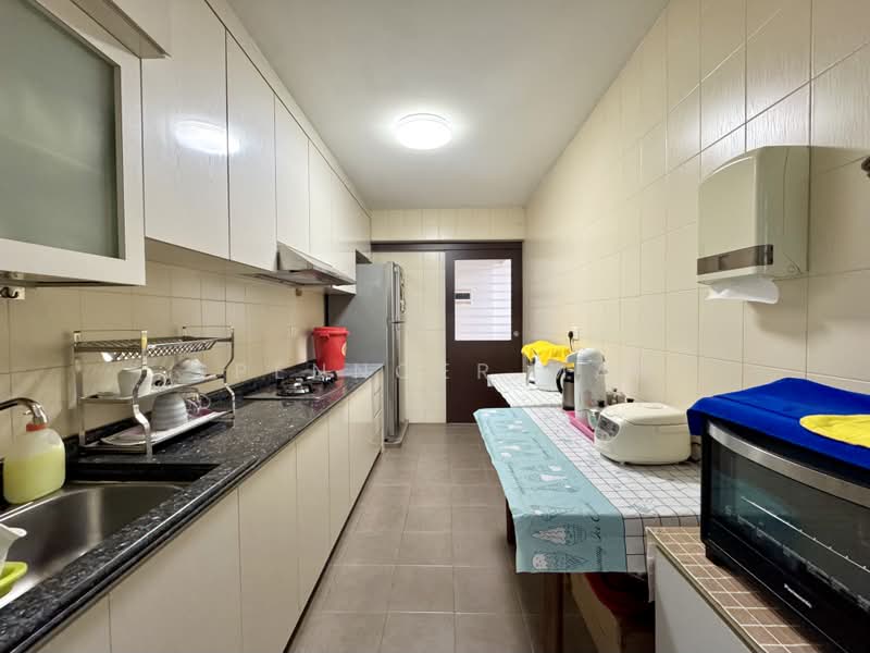 458 Segar Road, 458 Segar Road, 3 Bedrooms, 1,001 sqft, HDB Flat For Sale, by Spenncer Mak, 500231451 - Kitchen - PropertyGuru.com.sg