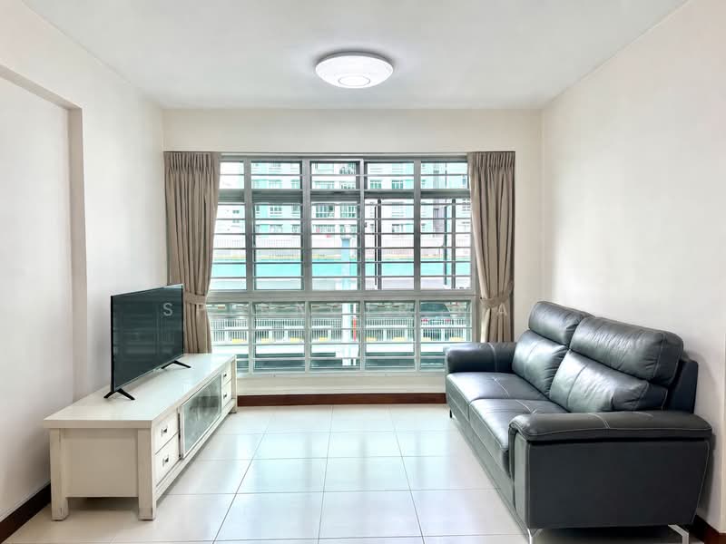 458 Segar Road, 458 Segar Road, 3 Bedrooms, 1,001 sqft, HDB Flat For Sale, by Spenncer Mak, 500231451 - Living Room - PropertyGuru.com.sg