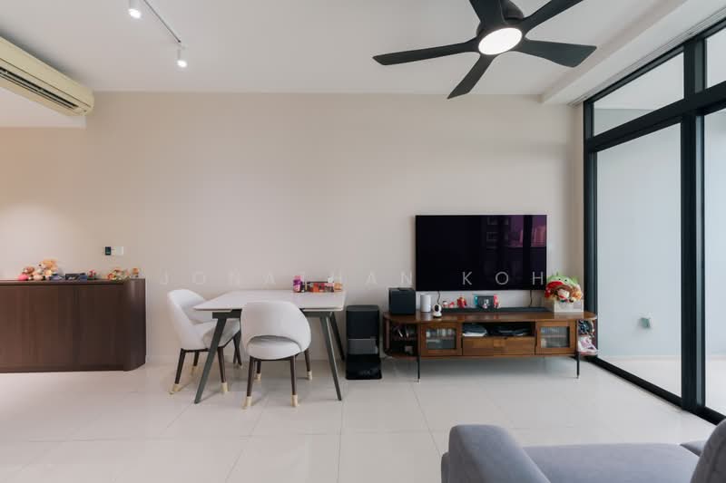 The Trilinq, 28B Jalan Lempeng, 1 Bedroom, 538 sqft, Condominium For Sale, by Jonathan Koh, 500231454 - Living Room - PropertyGuru.com.sg