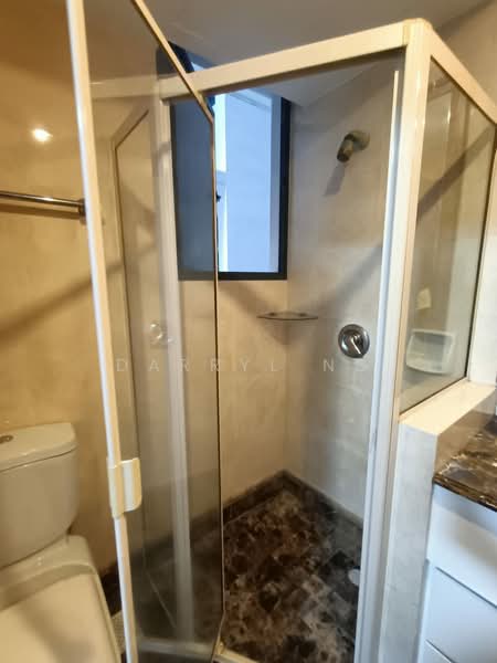 East Meadows, 30 Tanah Merah Kechil Road, Room Rental, 150 sqft, Condominium For Rent, by Darryl Ng, 500231456 - Bathroom - PropertyGuru.com.sg