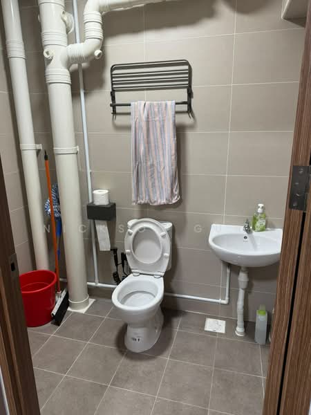 Common Room available for rent in 11 Pine Close, 069, , Room Rental, 130 sqft, HDB Flat For Rent, by Nickson Guay, 500231465 - Bathroom - PropertyGuru.com.sg