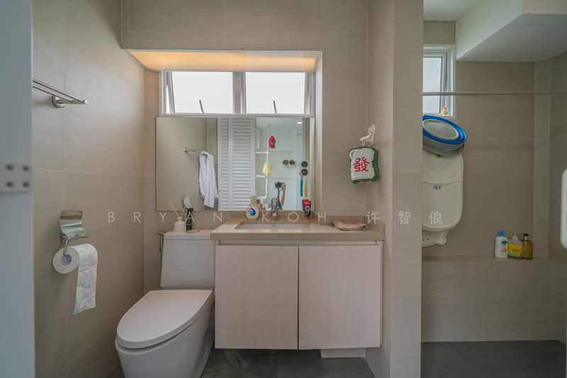 821 Woodlands Street 82, 821 Woodlands Street 82, 4 Bedrooms, 1,905 sqft, HDB Flat For Sale, by Bryan Koh 许智俍, 500231467 - Bathroom - PropertyGuru.com.sg
