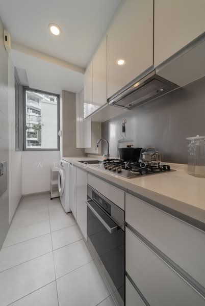 The Vermont On Cairnhill, 12 Cairnhill Rise, 2 Bedrooms, 893 sqft, Apartment For Rent, by Wendy Koh, 500231495 - Kitchen - PropertyGuru.com.sg