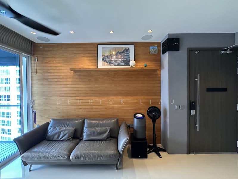 The Tampines Trilliant, 21 Tampines Central 7, 3 Bedrooms, 1,001 sqft, Executive Condominium For Sale, by Derrick Liau, 500231502 - Living Room - PropertyGuru.com.sg
