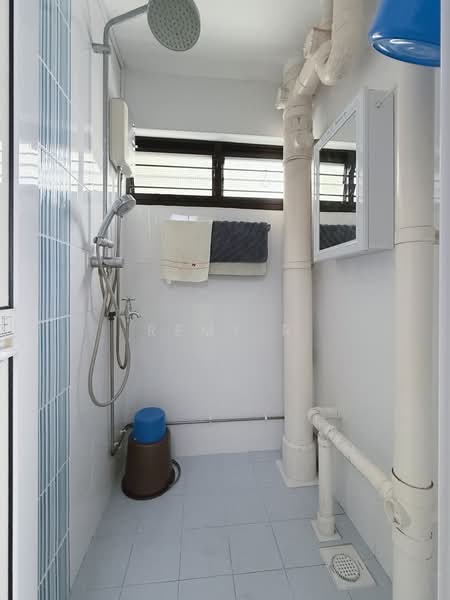 501 Bedok North Street 3, 501 Bedok North Street 3, 2 Bedrooms, 635 sqft, HDB Flat For Sale, by Remy R, 500231522 - Bathroom 1 - PropertyGuru.com.sg