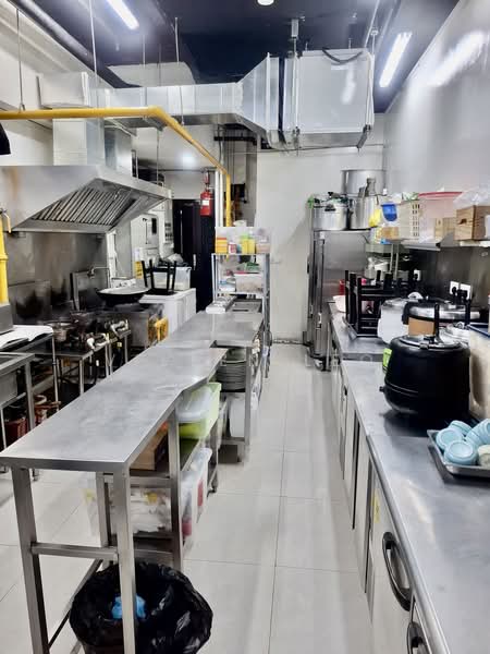 Orchard Towers, 400 Orchard Road, Orchard / River Valley, 2,350 sqft, Food & Beverage For Rent, by Viveen Leo, 500231533 - Kitchen - CommercialGuru.com.sg