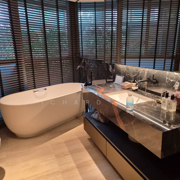 Newport Residences, 80 Anson Road, 4 Bedrooms, 2,067 sqft, Apartment For Sale, by Richard Ang, 500231534 - Bathroom - PropertyGuru.com.sg
