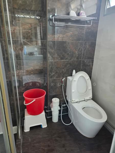 820 Yishun Street 81, 820 Yishun Street 81, Sembawang / Yishun, 3 Bedrooms, 1,302 sqft, HDB Flat For Sale, by Bernard Tang, 500231539 - Bathroom - PropertyGuru.com.sg