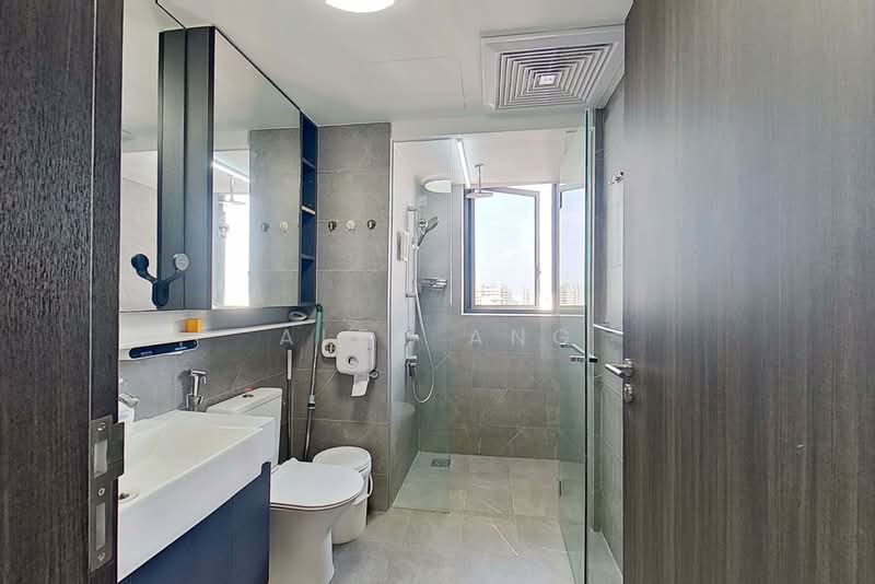 Riverfront Residences, 51 Hougang Avenue 7, Hougang / Punggol / Sengkang, 2 Bedrooms, 603 sqft, Condominium For Sale, by Alex Ang, 500231554 - Bathroom - PropertyGuru.com.sg
