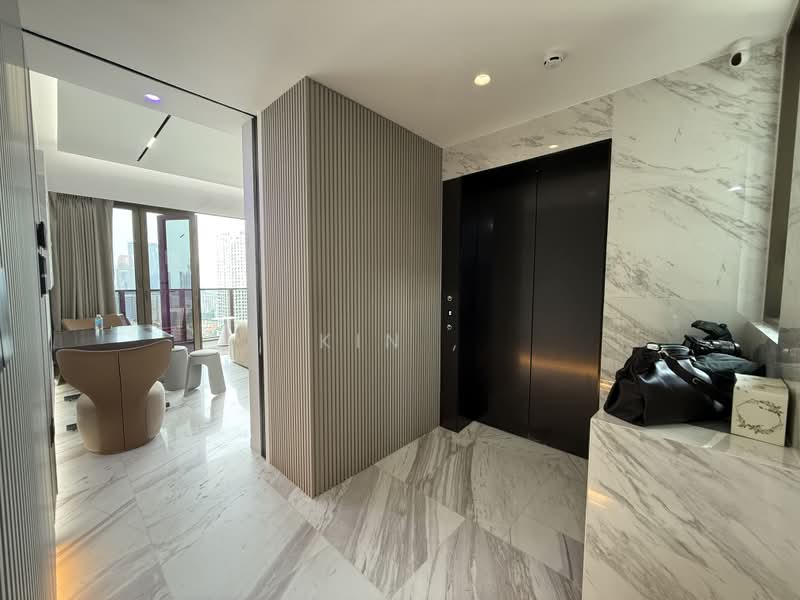 The Landmark, 173 Chin Swee Road, 3 Bedrooms, 1,076 sqft, Condominium For Rent, by Kin ,, 500231557 - Private Lift Entrance - PropertyGuru.com.sg