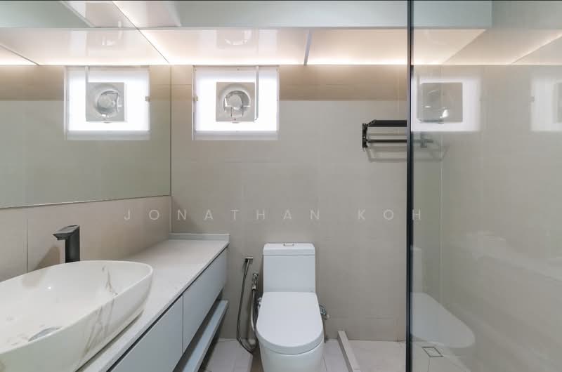 670B Edgefield Plains, 670B Edgefield Plains, 3 Bedrooms, 1,001 sqft, HDB Flat For Sale, by Jonathan Koh, 500231567 - Bathroom - PropertyGuru.com.sg