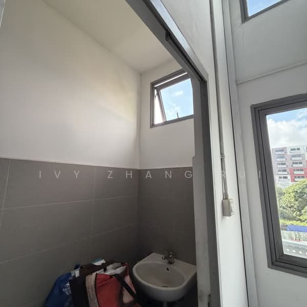 Proxima @ Gambas, 50 Gambas Crescent, Sembawang / Yishun, 5,166 sqft, Light Industrial (B1) For Sale, by Ivy Zhang Rui, 500231579 - Interior - CommercialGuru.com.sg