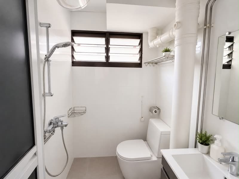 131 Ang Mo Kio Avenue 3, 131 Ang Mo Kio Avenue 3, 3 Bedrooms, 1,054 sqft, HDB Flat For Sale, by Zenn Tan, 500231583 - Bathroom - PropertyGuru.com.sg