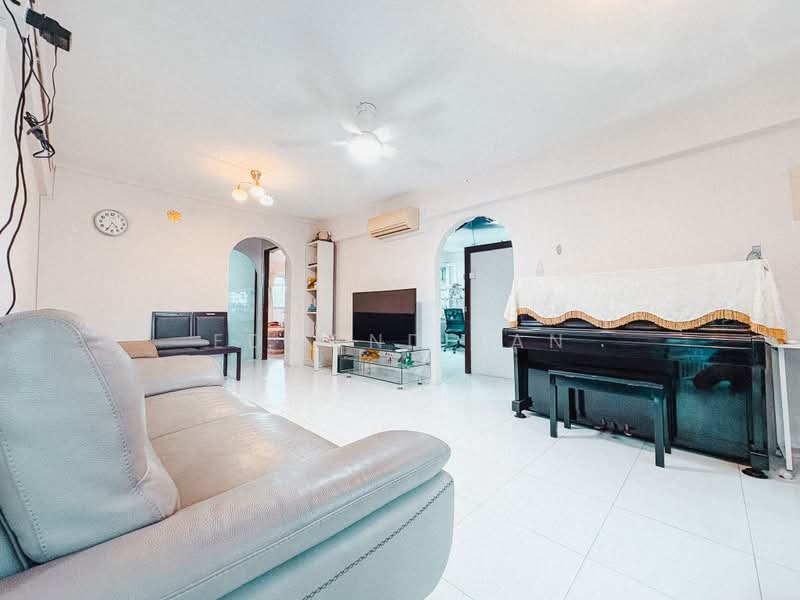 103 Ang Mo Kio Avenue 3, 103 Ang Mo Kio Avenue 3, 3 Bedrooms, 1,065 sqft, HDB Flat For Sale, by Edmond Tan, 500231596 - Living Room - PropertyGuru.com.sg