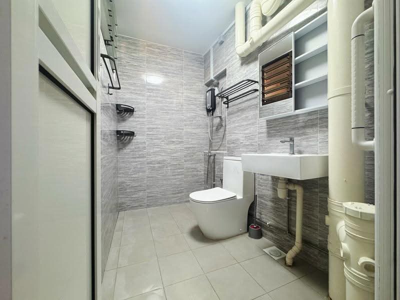 104 Whampoa Drive, 104 Whampoa Drive, Balestier / Toa Payoh, 3 Bedrooms, 1,098 sqft, HDB Flat For Rent, by Zen Seah, 500231602 - Bathroom - PropertyGuru.com.sg