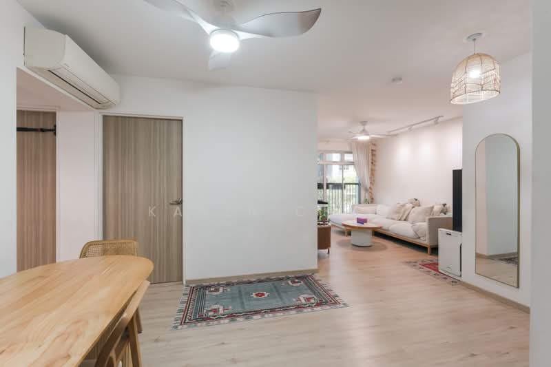 222B Bedok North Drive, 222B Bedok North Drive, 3 Bedrooms, 990 sqft, HDB Flat For Sale, by Karen Chua, 500231604 - Living Room - PropertyGuru.com.sg