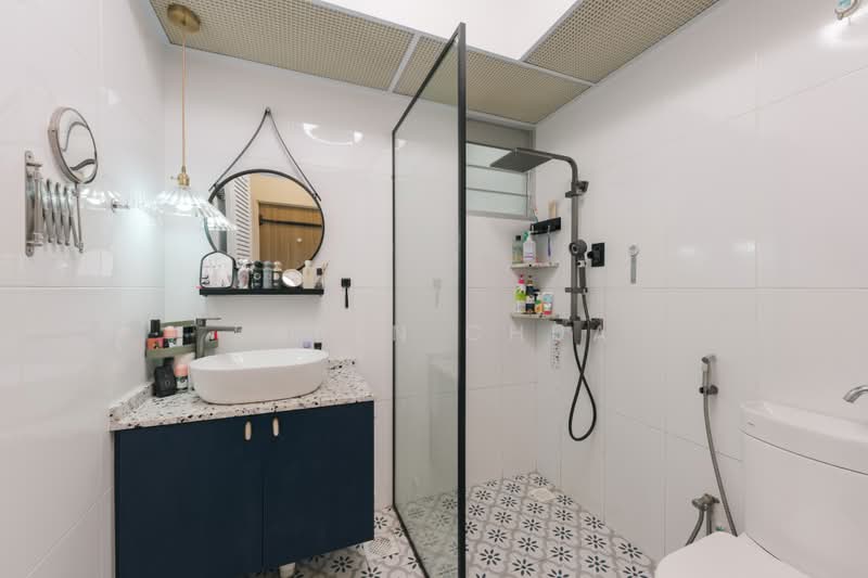 222B Bedok North Drive, 222B Bedok North Drive, 3 Bedrooms, 990 sqft, HDB Flat For Sale, by Karen Chua, 500231604 - Bathroom - PropertyGuru.com.sg
