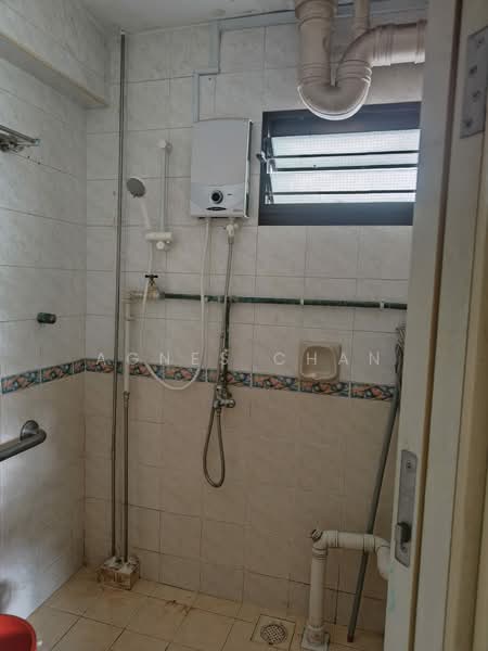 18 Bedok South Road, 18 Bedok South Road, Room Rental, 128 sqft, HDB Flat For Rent, by Agnes Chan, 500231607 - Bathroom - PropertyGuru.com.sg