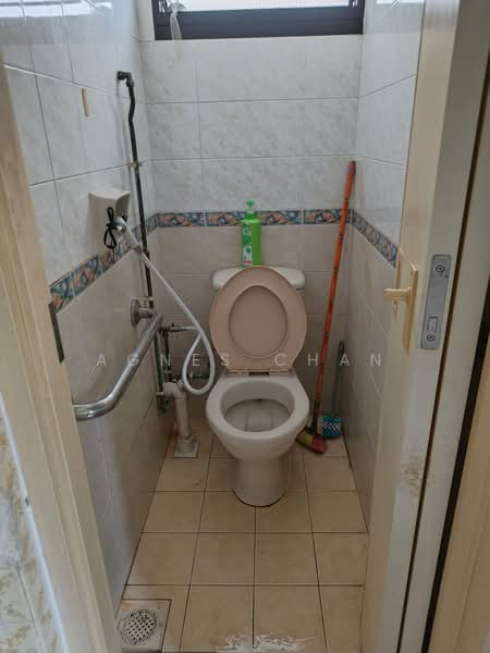 18 Bedok South Road, 18 Bedok South Road, Room Rental, 128 sqft, HDB Flat For Rent, by Agnes Chan, 500231607 - Bathroom - PropertyGuru.com.sg