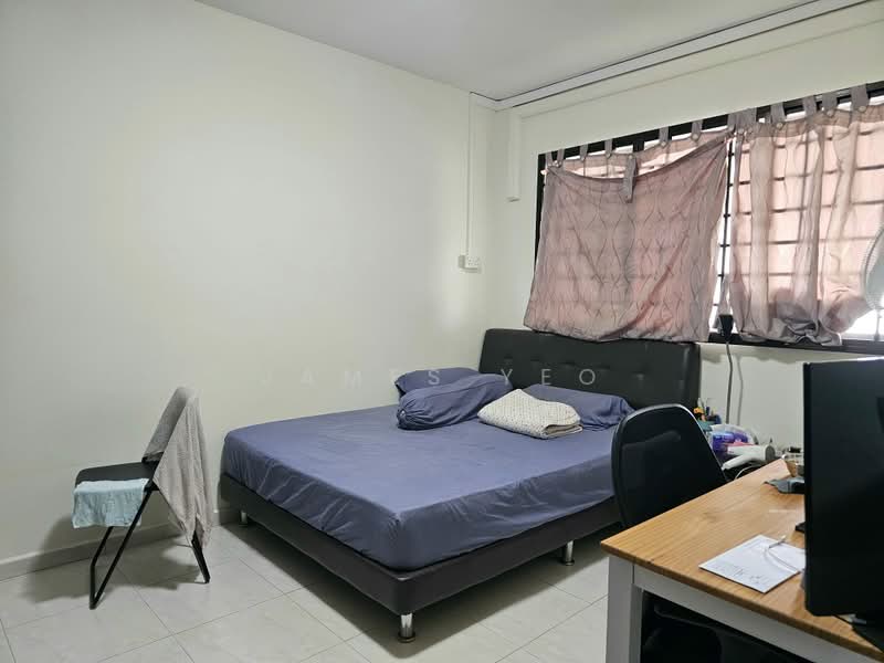807 Woodlands Street 81, 807 Woodlands Street 81, 5 Bedrooms, 1,894 sqft, HDB Flat For Sale, by James Yeo, 500231615 - Bedroom - PropertyGuru.com.sg