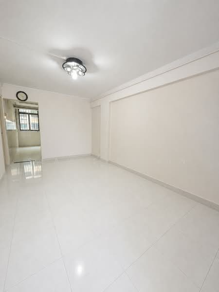 102 Commonwealth Crescent, 102 Commonwealth Crescent, Alexandra / Commonwealth, 3 Bedrooms, 678 sqft, HDB Flat For Sale, by Seah Siew Lin, 500231620 - Living Room - PropertyGuru.com.sg