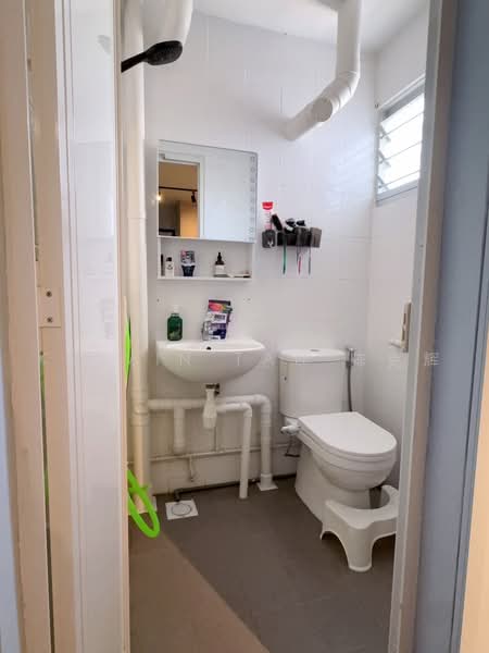 702 Bedok Reservoir Road, 702 Bedok Reservoir Road, Room Rental, 120 sqft, HDB Flat For Rent, by Kelvin Tan 陈克辉, 500231624 - Bathroom - PropertyGuru.com.sg