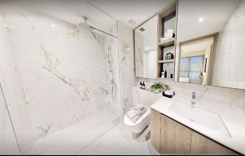 3 Bedroom Dual Key! RARE, Centrally Located Mature Estate, Next to MRT!, lorong 1 toa payoh, 3 Bedrooms, 1,130 sqft, Condominium For Sale, by Klarris Leong, 500231628 - Bathroom - PropertyGuru.com.sg