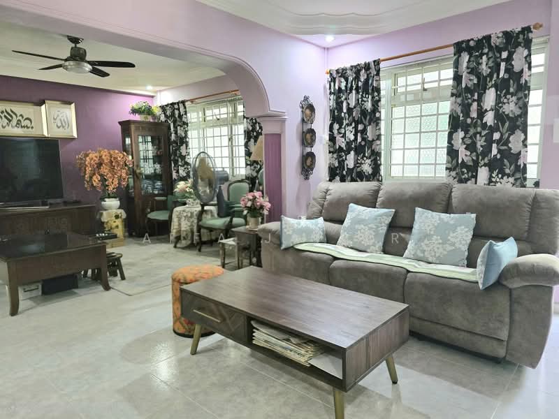 486B Tampines Avenue 9, 486B Tampines Avenue 9, 3 Bedrooms, 1,152 sqft, HDB Flat For Sale, by Affa Jaffar, 500231629 - Living Room - PropertyGuru.com.sg
