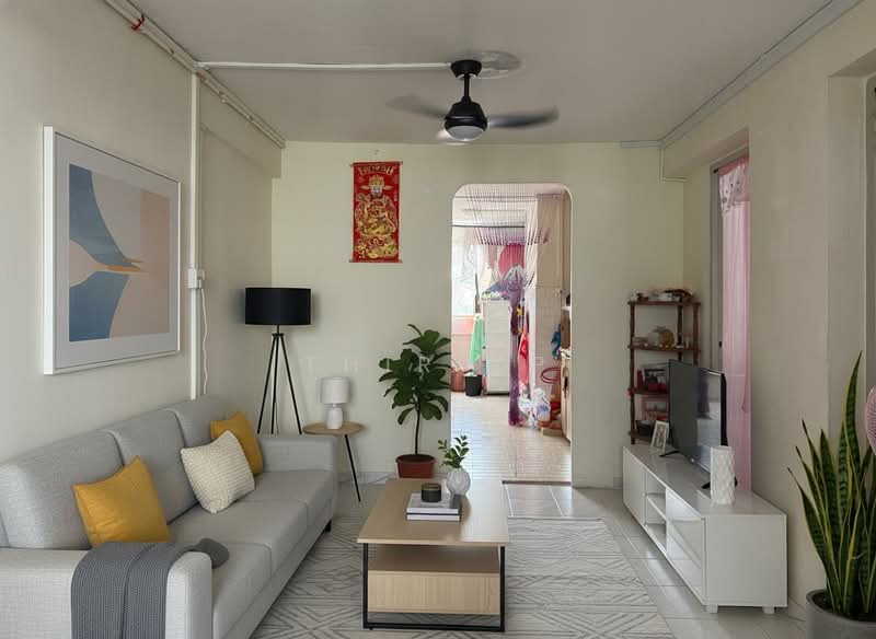 523 Bukit Batok Street 52, 523 Bukit Batok Street 52, Dairy Farm / Bukit Panjang / Choa Chu Kang, 2 Bedrooms, 646 sqft, HDB Flat For Sale, by Thiru P, 500231630 - Living Room - PropertyGuru.com.sg