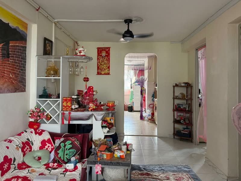 523 Bukit Batok Street 52, 523 Bukit Batok Street 52, Dairy Farm / Bukit Panjang / Choa Chu Kang, 2 Bedrooms, 646 sqft, HDB Flat For Sale, by Thiru P, 500231630 - Living Room - PropertyGuru.com.sg