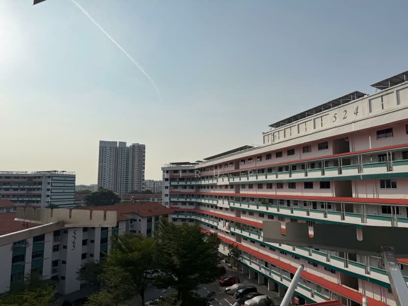 523 Bukit Batok Street 52, 523 Bukit Batok Street 52, Dairy Farm / Bukit Panjang / Choa Chu Kang, 2 Bedrooms, 646 sqft, HDB Flat For Sale, by Thiru P, 500231630 - Exterior - PropertyGuru.com.sg