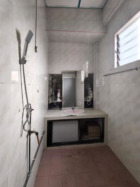 Upper Paya Lebar Road, , 3 Bedrooms, 1,200 sqft, Shophouse For Rent, by Joey Goh, 500231631 - Bathroom - PropertyGuru.com.sg