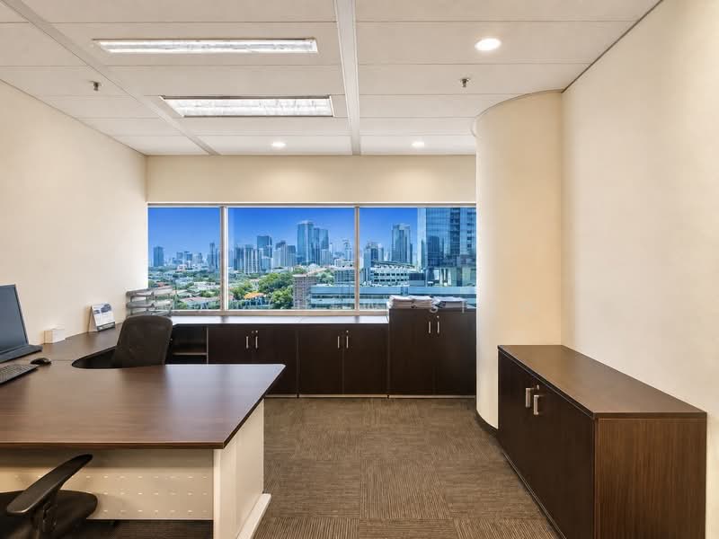 Gateway East, 152 Beach Road, 3,200 sqft, Office For Rent, by Matthew Siew, 500231633 - Study - CommercialGuru.com.sg