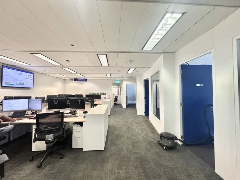 Gateway East, 152 Beach Road, 3,200 sqft, Office For Rent, by Matthew Siew, 500231633 - Interior - CommercialGuru.com.sg