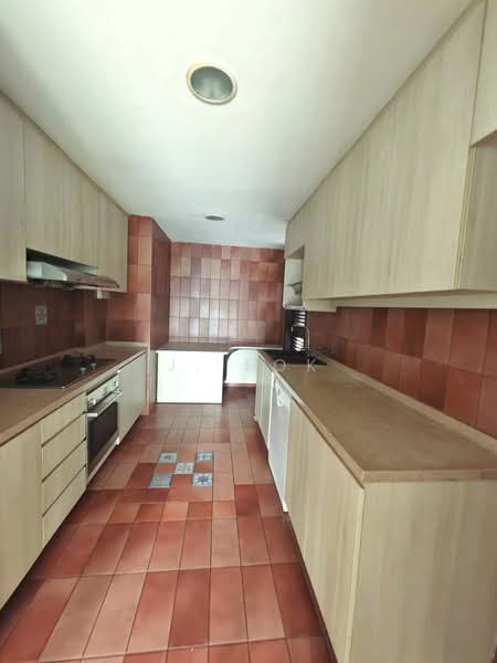 Chancery Esquire, 8 Chancery Lane, 3 Bedrooms, 1,679 sqft, Condominium For Rent, by J. Fok, 500231636 - Kitchen - PropertyGuru.com.sg