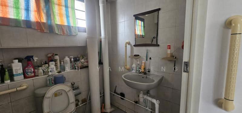 447 Choa Chu Kang Avenue 4, 447 Choa Chu Kang Avenue 4, Dairy Farm / Bukit Panjang / Choa Chu Kang, 3 Bedrooms, 1,076 sqft, HDB Flat For Sale, by Seah Yam Sengh, 500231640 - Bathroom - PropertyGuru.com.sg