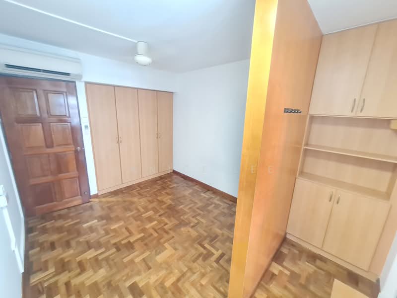 410 Hougang Avenue 10, 410 Hougang Avenue 10, 3 Bedrooms, 979 sqft, HDB Flat For Rent, by Janice Lee, 500231653 - Master Bedroom - PropertyGuru.com.sg