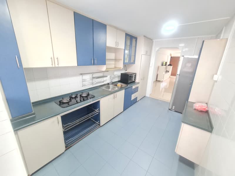 410 Hougang Avenue 10, 410 Hougang Avenue 10, 3 Bedrooms, 979 sqft, HDB Flat For Rent, by Janice Lee, 500231653 - Kitchen - PropertyGuru.com.sg
