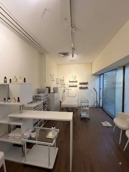 Excelsior Hotel, 5 Coleman Street, 280 sqft, Mall Shop For Sale, by Jolin Lee, 500231658 - Interior - CommercialGuru.com.sg