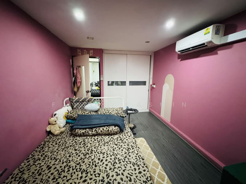 410 Bukit Batok West Avenue 4, 410 Bukit Batok West Avenue 4, 2 Bedrooms, 732 sqft, HDB Flat For Rent, by Faizal Kasmin, 500231659 - Bedroom - PropertyGuru.com.sg