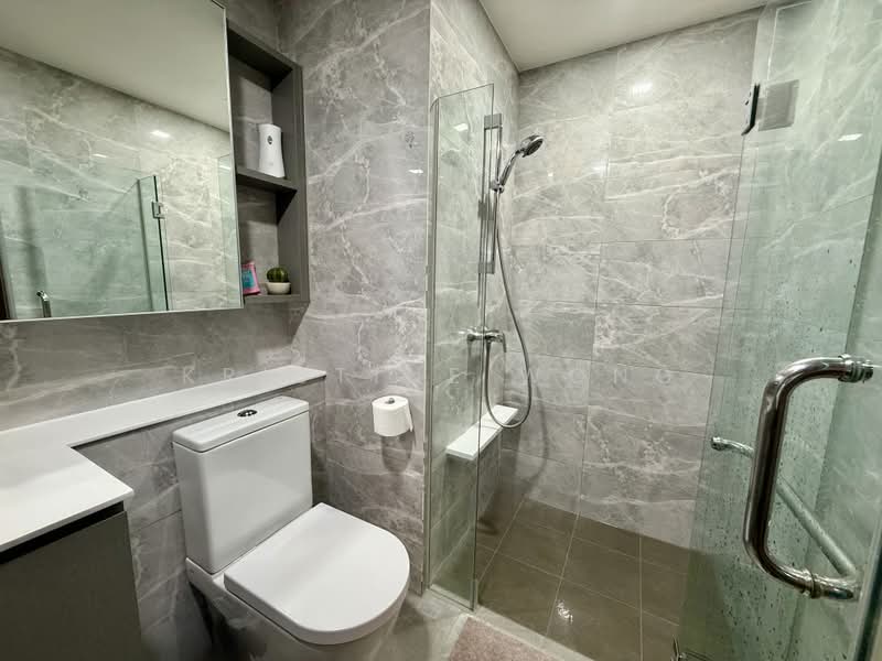 The Brownstone, 156 Canberra Drive, 3 Bedrooms, 990 sqft, Executive Condominium For Rent, by Kristine Wong, 500231664 - Bathroom - PropertyGuru.com.sg