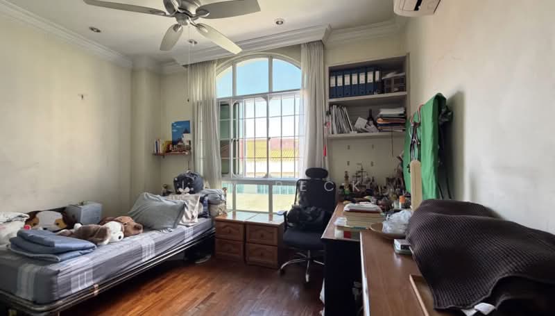 For Rebuilt, large corner terrace, , 6 Bedrooms, 3,658 sqft, Corner Terrace For Sale, by JAY PECK, 500231665 - Bedroom - PropertyGuru.com.sg