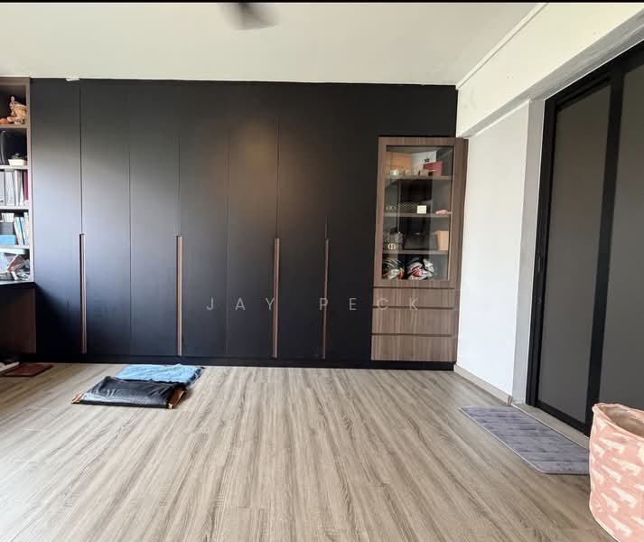 Well Maintained, CHEAP!, , 5 Bedrooms, 2,500 sqft, Terraced House For Sale, by JAY PECK, 500231677 - Interior - PropertyGuru.com.sg