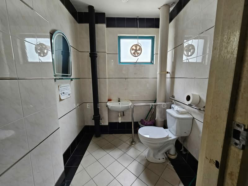 G7 Gani, 57 Genting Lane, Macpherson / Potong Pasir, 2,169 sqft, Office For Rent, by Melvin Ng, 500231684 - Bathroom - CommercialGuru.com.sg